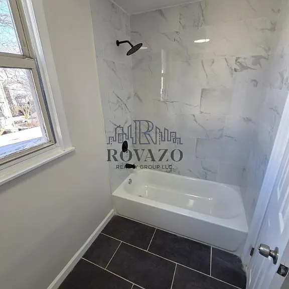 22-21 Eckert Ave #2 — Photo 4