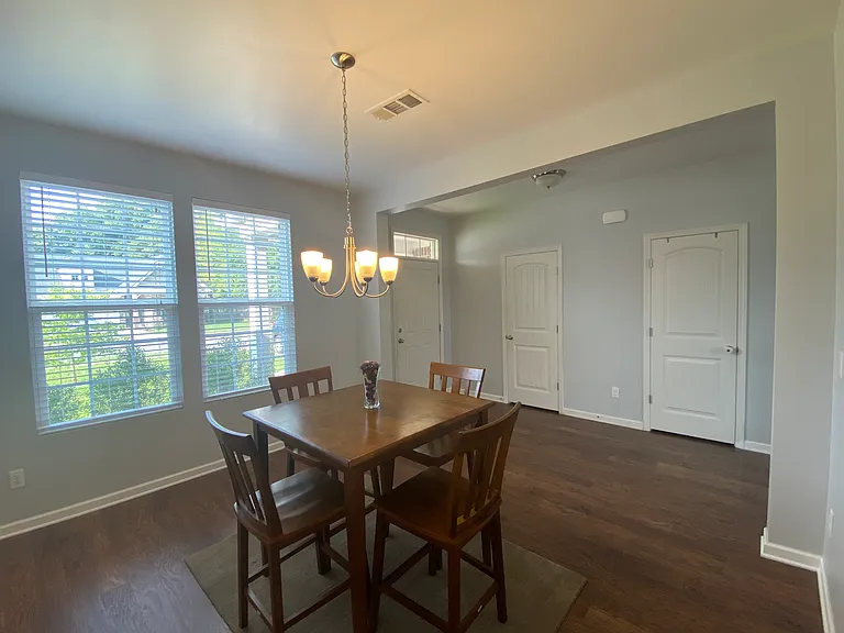 2429 Miranda Dr — Photo 8