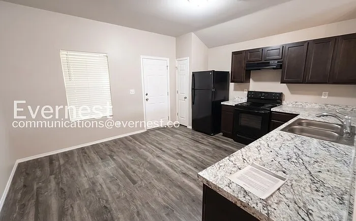 500 Margaret Ln — Photo 5