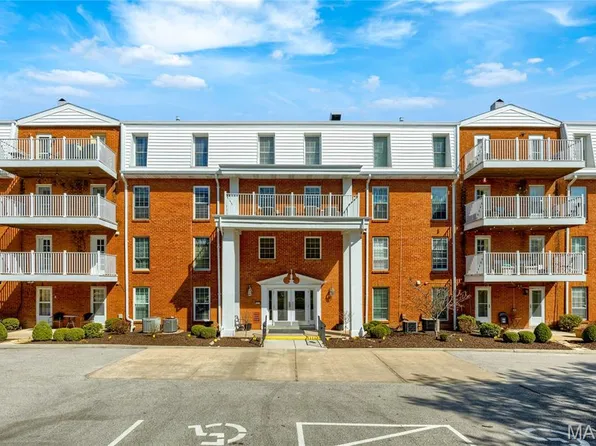 14443 Bantry Ln APT 24, Chesterfield, MO 63017