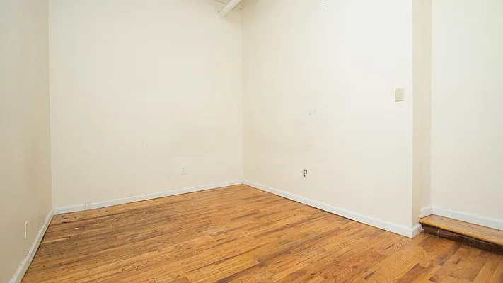 Rented by Nooklyn NYC LLC | media 12