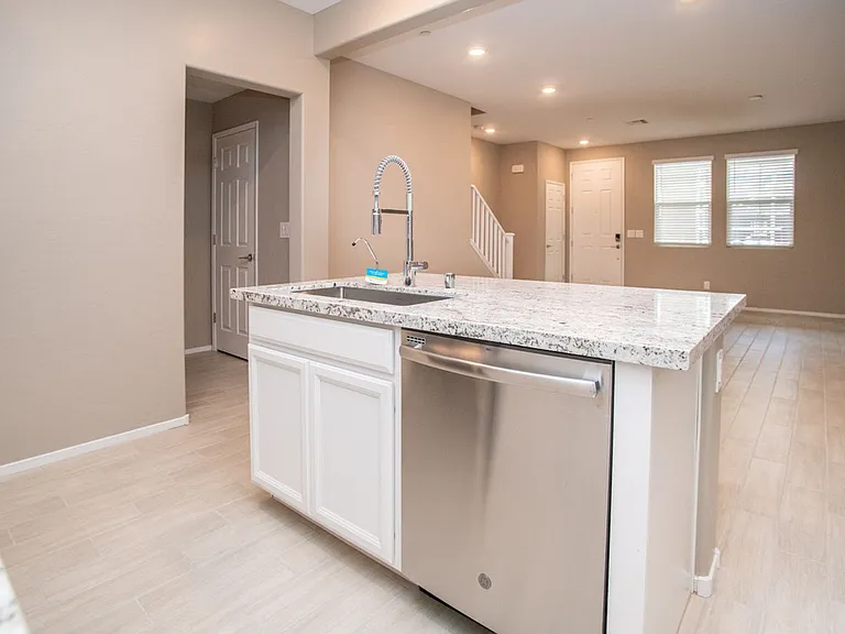 9 Alamere Falls Dr — Photo 5