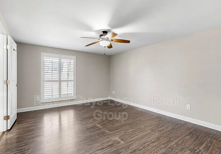 10729 Squires Ct — Photo 17
