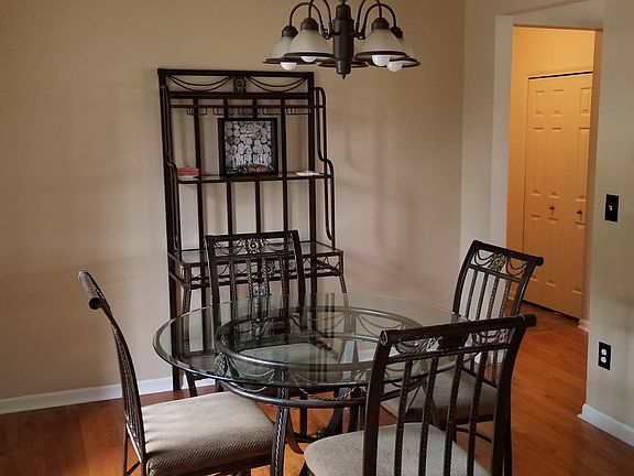 5th image of 8390 Sherwood Dr