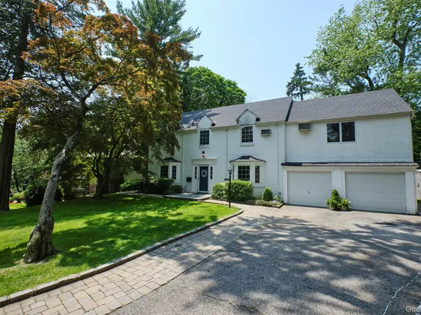 21 Deepdale Drive, Manhasset, NY 11030