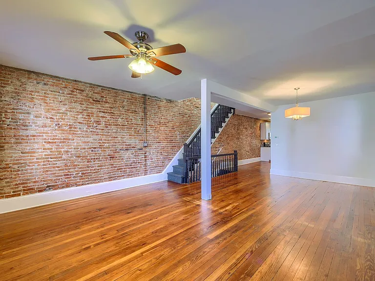1120 Green Street — Photo 13