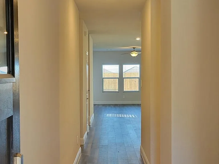 2371 Aspen Hill Dr — Photo 7