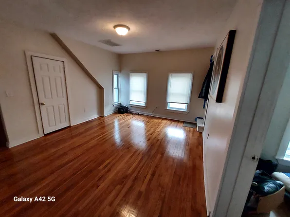 64 Chase Ave, Webster, MA 01570