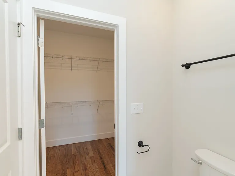 1039 Montague Pl — Photo 30