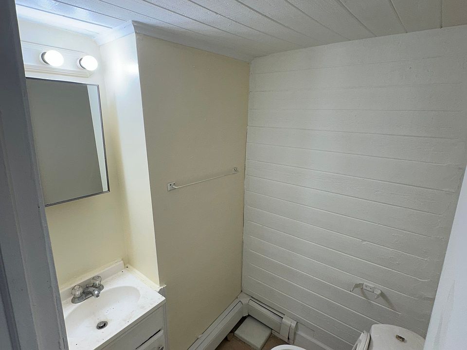1st image of 784 Agate St #4