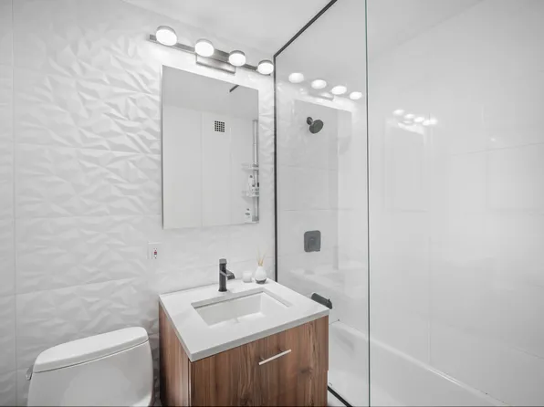 305 East 24th Street image 9 of 10