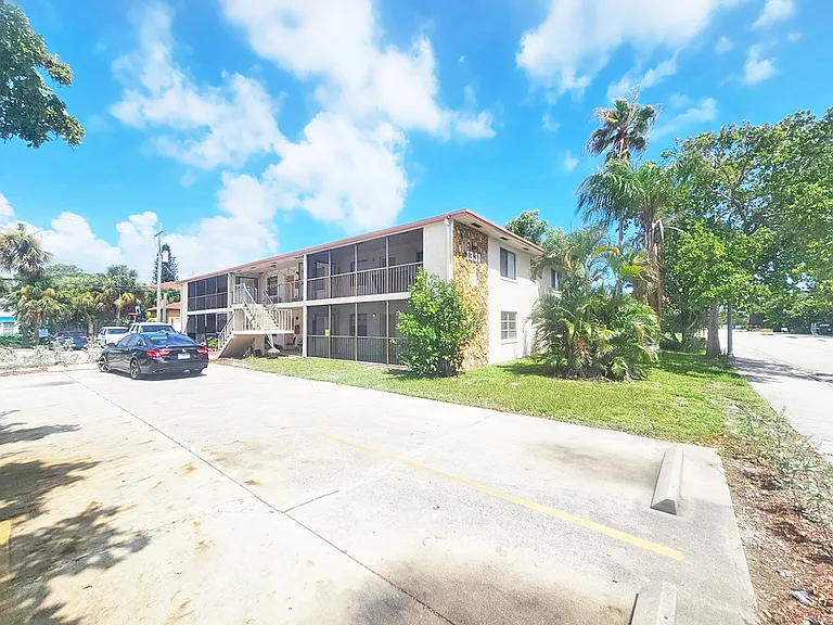 1331 S Federal Hwy #6 — Photo 18
