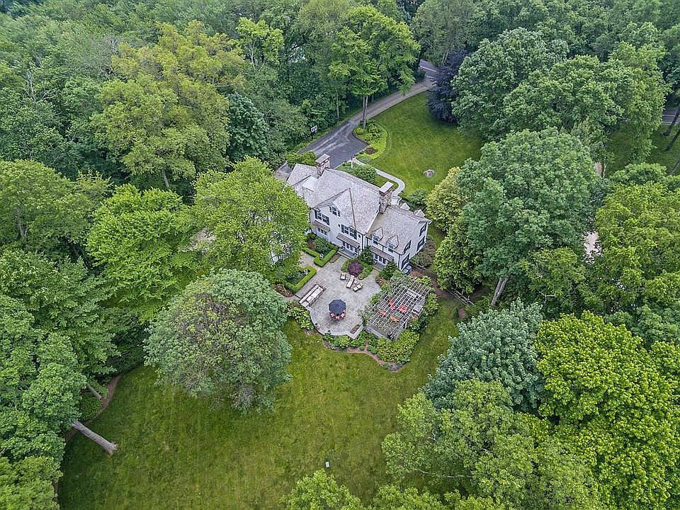 2nd image of 85 Pembroke Rd