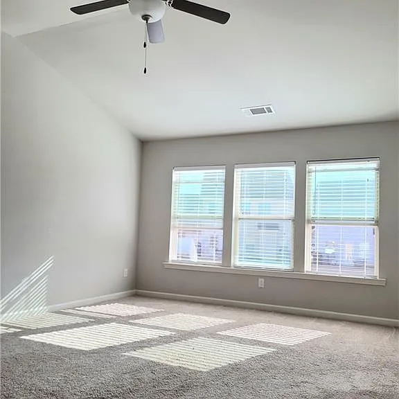 76 Greenfield Dr — Photo 12