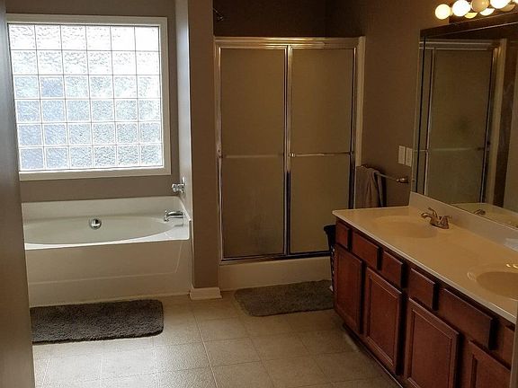 5th image of 100 Merrimac Ct