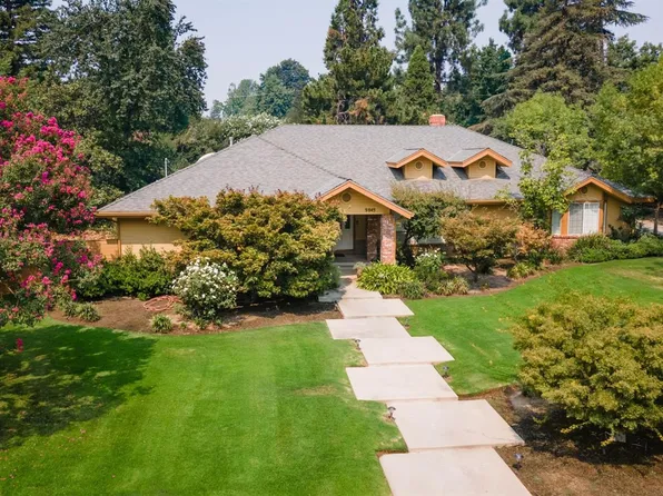 9845 N Yorktown Dr, Fresno, CA 93720