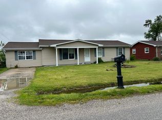 1194 Mary Irene Rd, New Baden, IL 62265