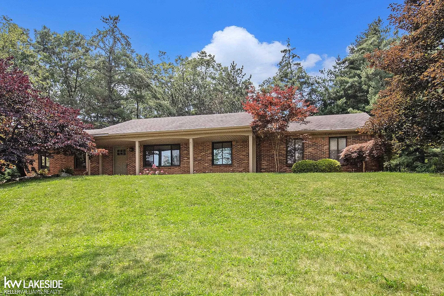 777 Jordan Ln photo 1