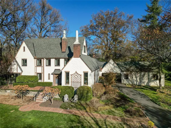 3 Picardy Ln, Saint Louis, MO 63124