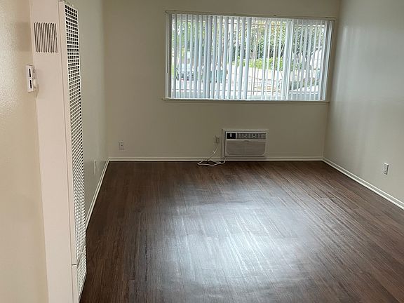 3rd image of 805 S Mesa St #1b7f8b7c4