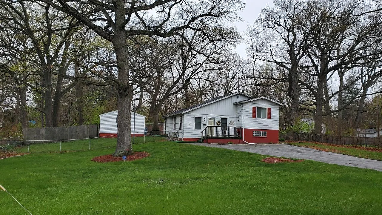 3 bed, 837 sqft, $1,350 — Photo 3
