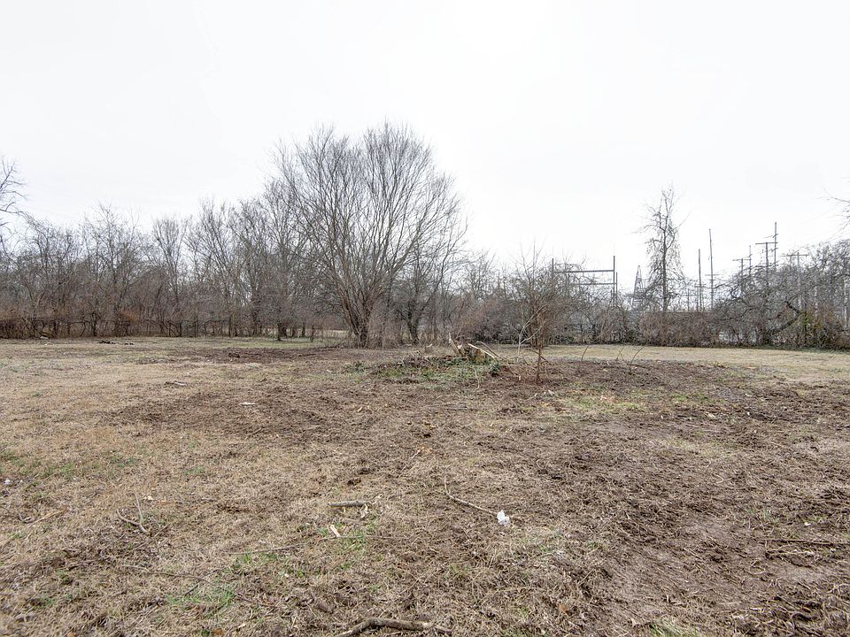 2nd image of 818 N Orchard Crest Avenue
