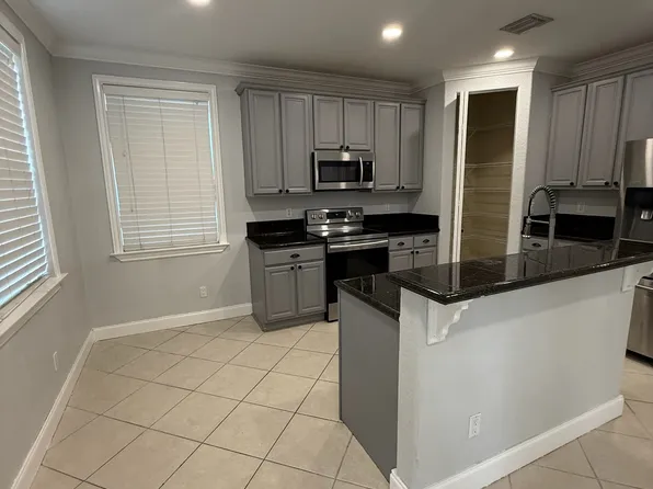 81 Legacy Ct, Delray Beach, FL 33445