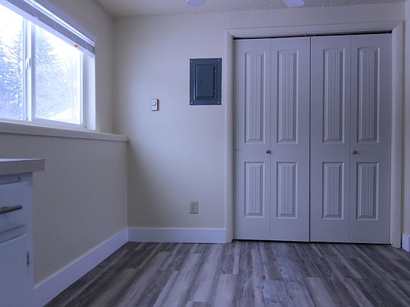 3rd image of 821 N Fanning Ave APT 4