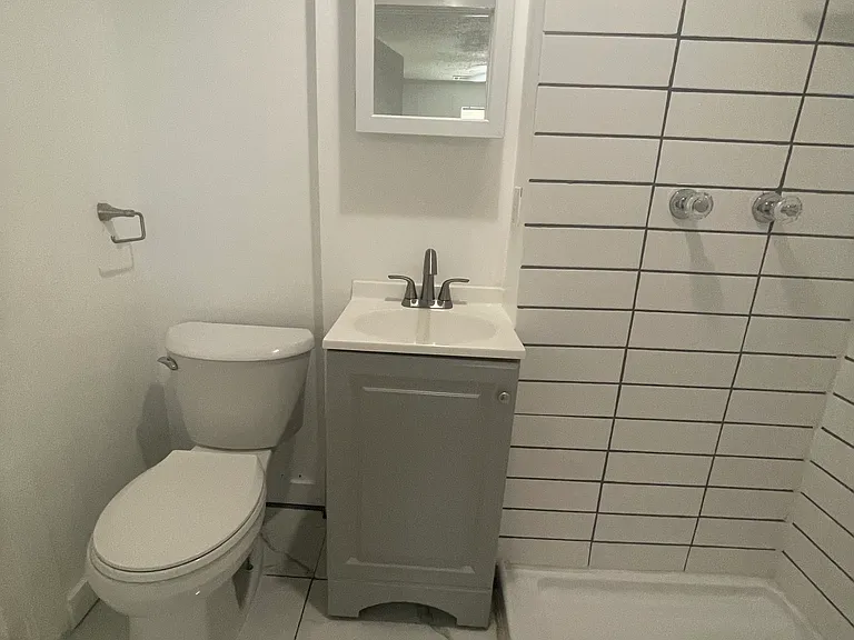 326 W Hester St — Photo 8
