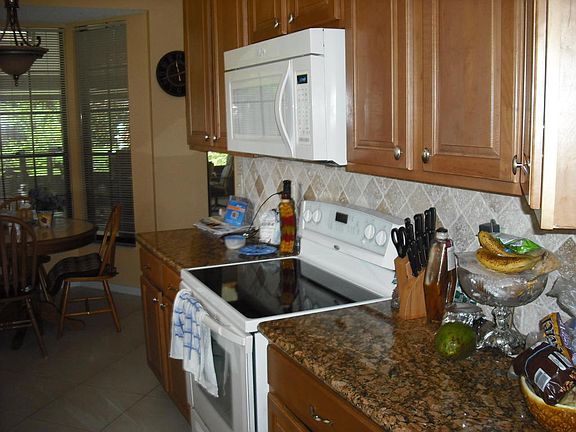 2nd image of 5250 Helene Cir