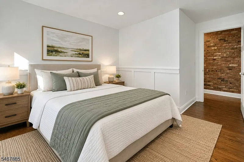 2 bed, 1.0 bath, $3,500 — Photo 3