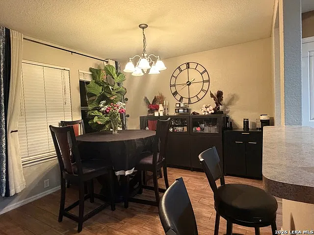 3 bed, 2.0 bath, 1548 sqft, $1,800 — Photo 4