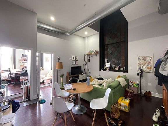 3rd image of 300 Richmond St #8