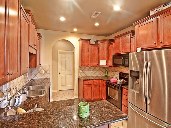 4th image of 3103 SW Camden Dr #0