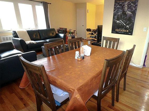 2nd image of 536 Bayview Ave #2