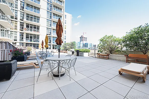 901 W Madison St #614 — Photo 28