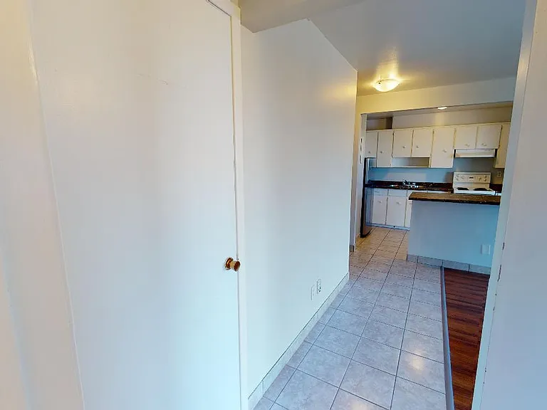 76 Tecumseh Rd E — Photo 29