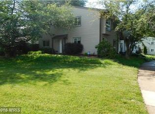 221 Greenfield Ct, Sterling, VA 20164