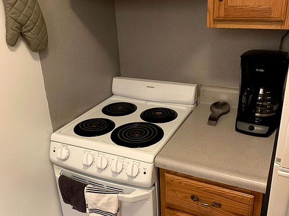 5th image of 403 E Elm St APT 4