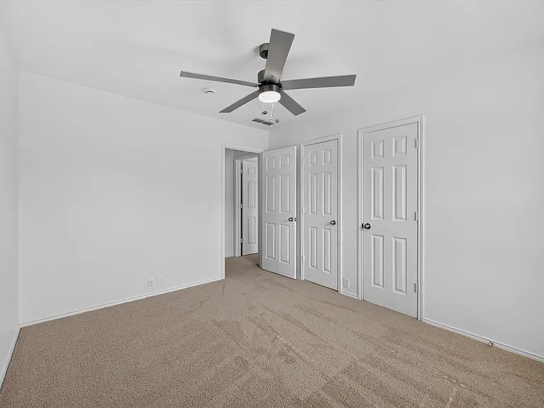 2201 Stoneleigh Pl — Photo 21