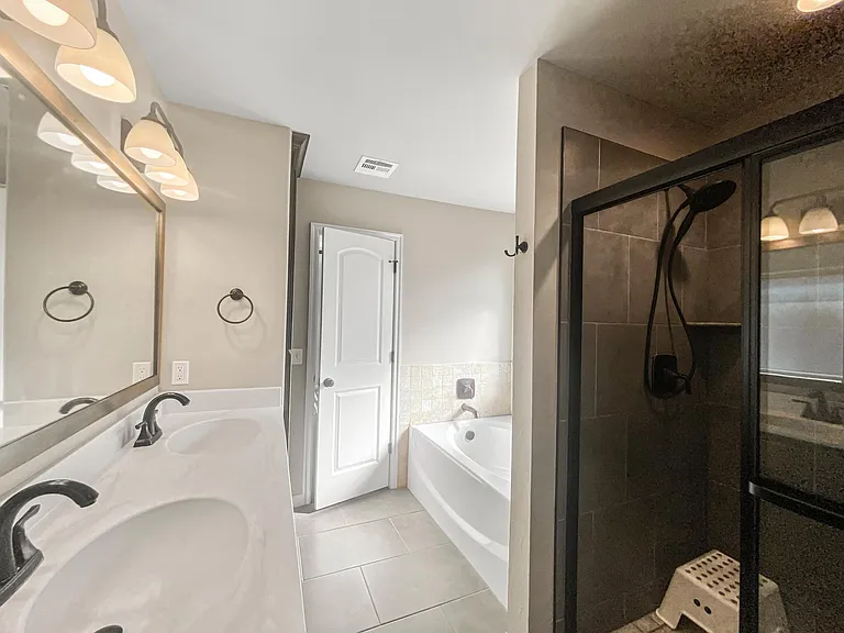 9633 Ashford Dr — Photo 12