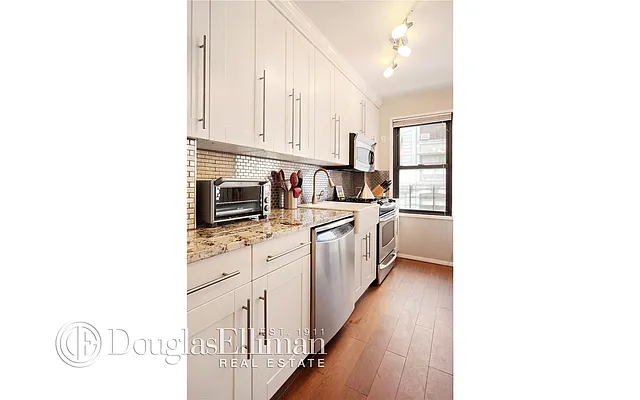 Sold by Douglas Elliman | media 16