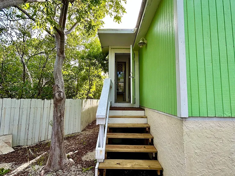 100 Sunset Ln — Photo 25