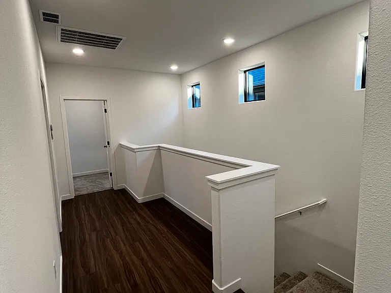 8133 Bodway Pkwy — Photo 53