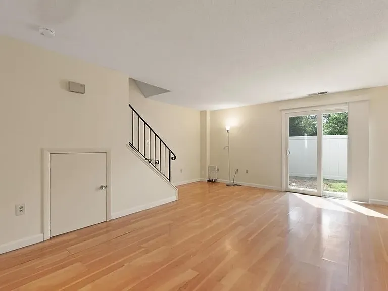 10 Silver Hill Ln — Photo 8