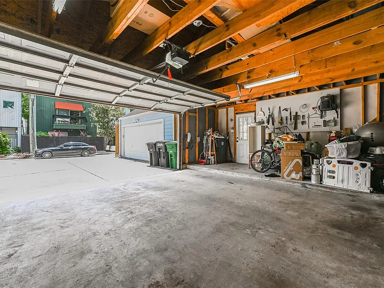 1004 Ruthven St — Photo 22