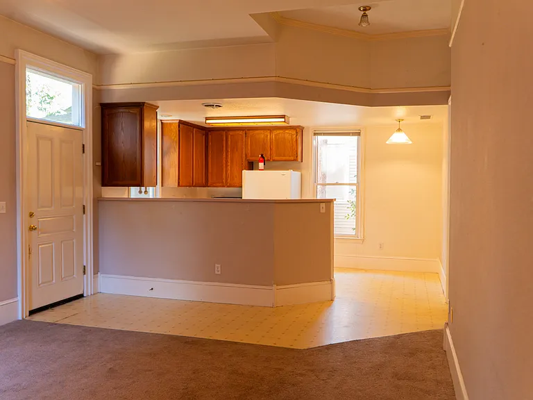 925 F St #2 — Photo 7