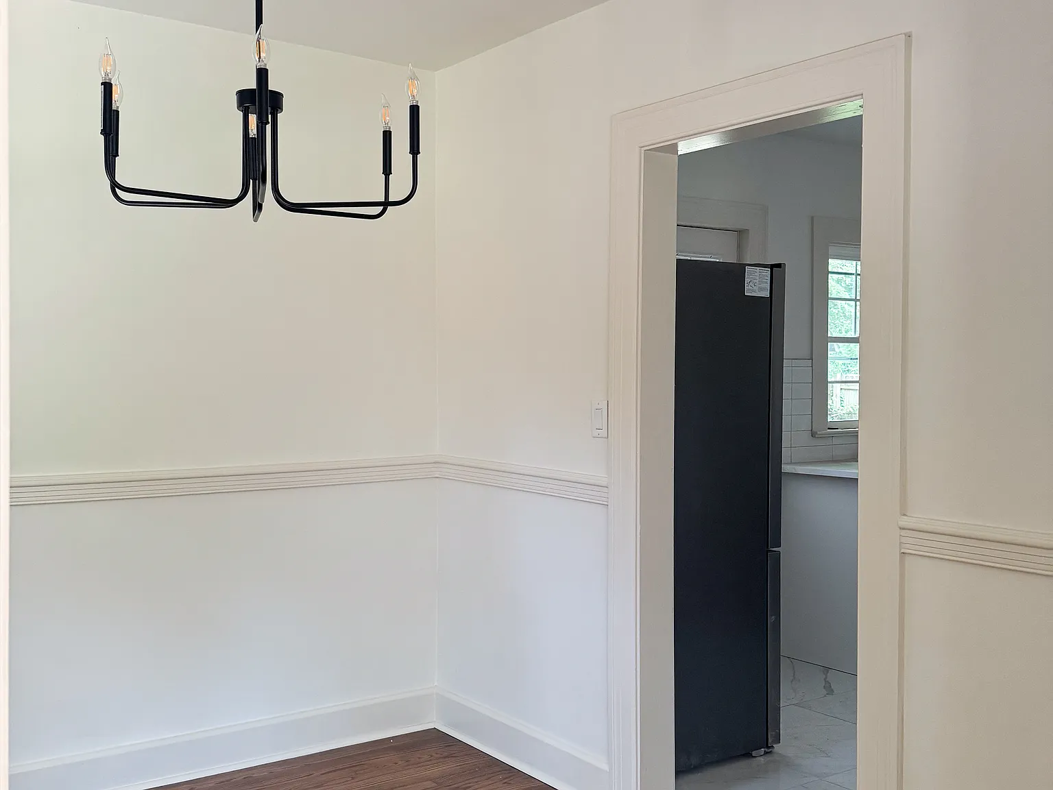 3 bed, 1080 sqft, $1,975 — Photo 2