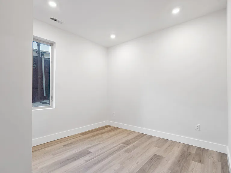 2326-28 N 9th St #201 — Photo 9