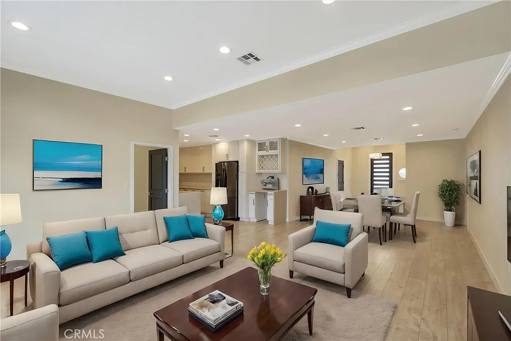 5 bed, 1778 sqft, $5,460 — Photo 2